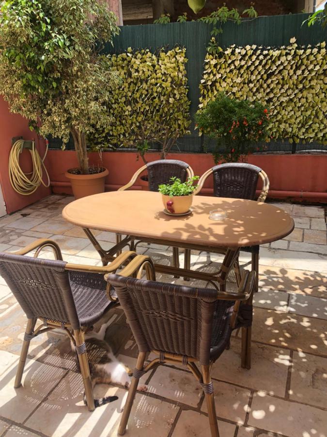 Spyridonou House Апартаменты